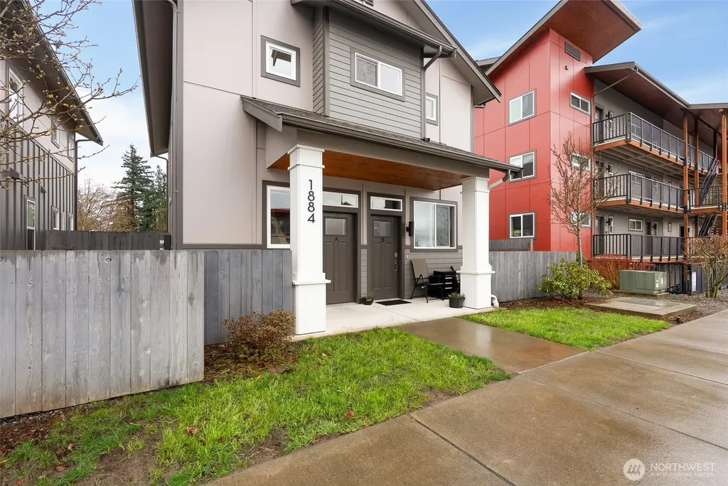 1884 Front Street Lynden WA 98264