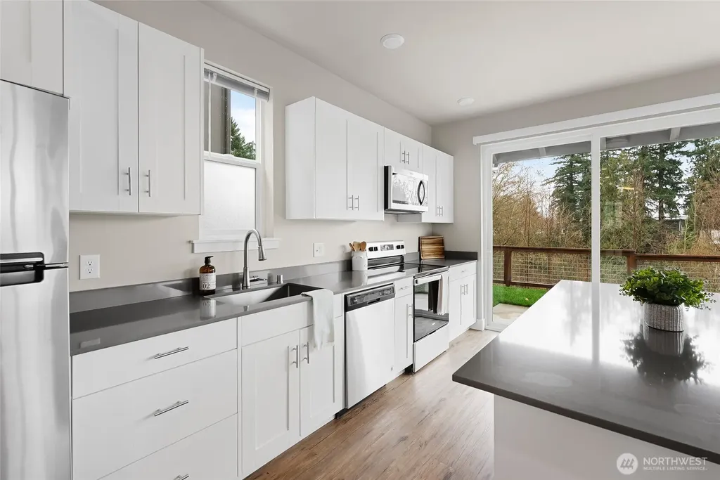1884 Front Street Lynden WA 98264