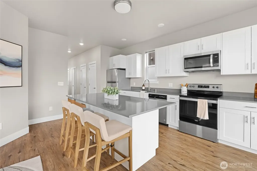 1884 Front Street Lynden WA 98264