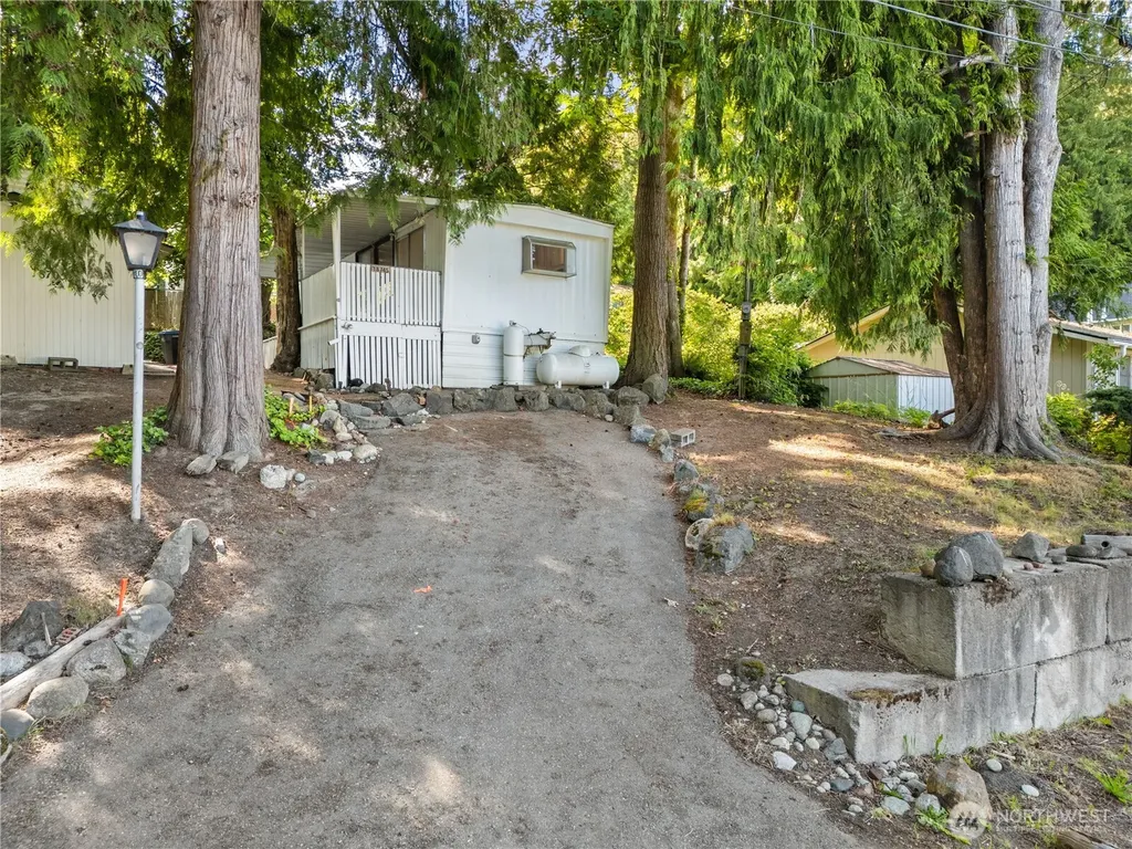 18745 1st Avenue NE Suquamish WA 98392