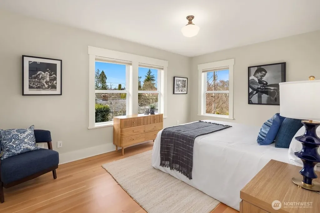 5113 47th Avenue NE Seattle WA 98105