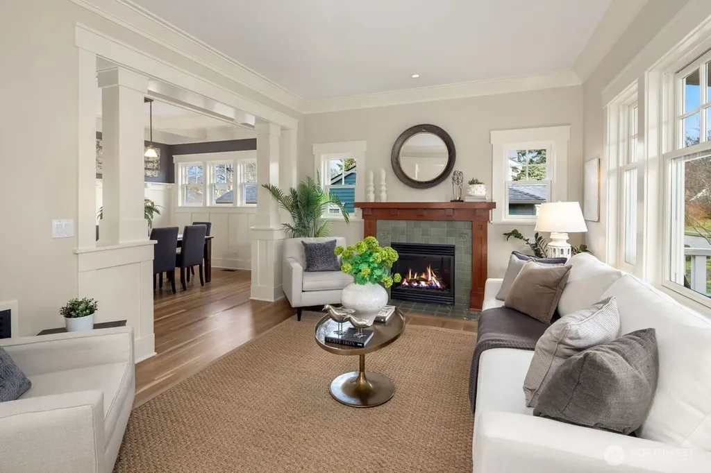 5113 47th Avenue NE Seattle WA 98105