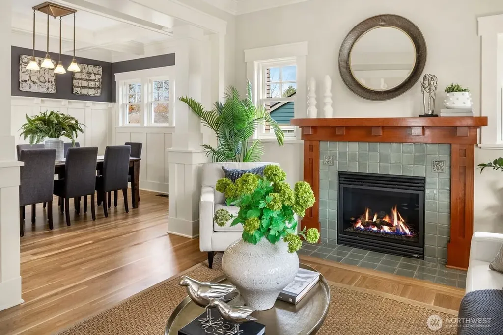 5113 47th Avenue NE Seattle WA 98105