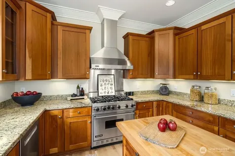 5113 47th Avenue NE Seattle WA 98105