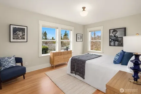 5113 47th Avenue NE Seattle WA 98105