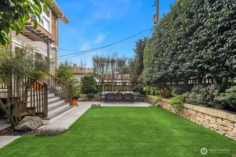5113 47th Avenue NE Seattle WA 98105