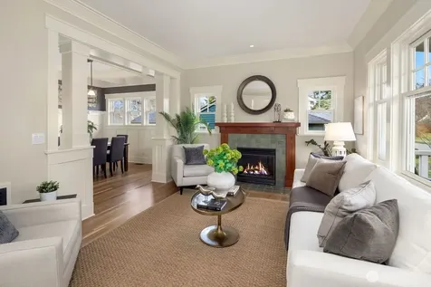 5113 47th Avenue NE Seattle WA 98105