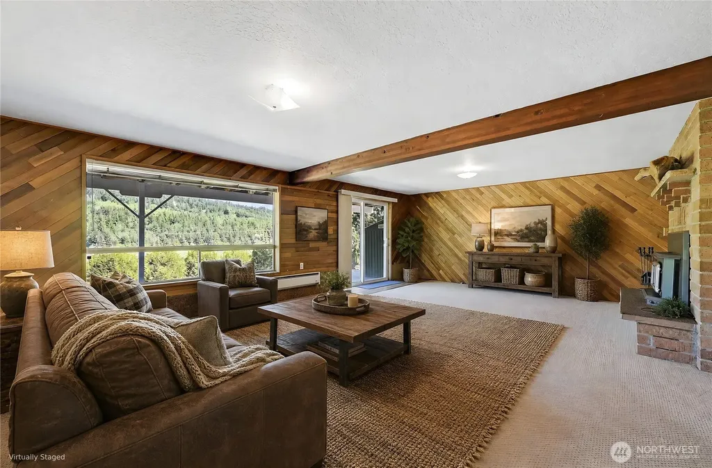 3280 Dabob Road Quilcene WA 98376