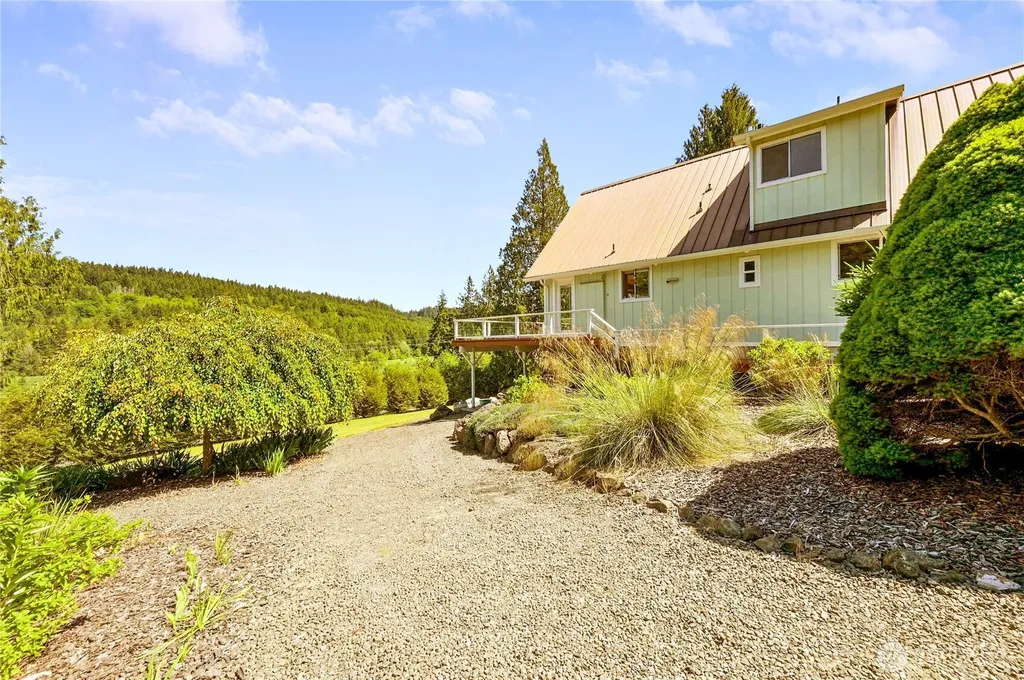 3280 Dabob Road Quilcene WA 98376