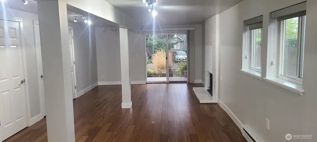 8011 12th Avenue NE Seattle WA 98115