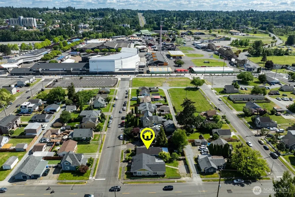 706 3rd Street SW Puyallup WA 98371