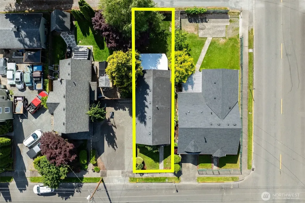 706 3rd Street SW Puyallup WA 98371
