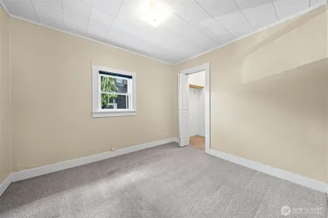 706 3rd Street SW Puyallup WA 98371