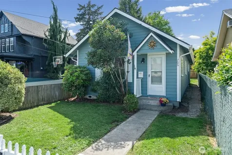 706 3rd Street SW Puyallup WA 98371