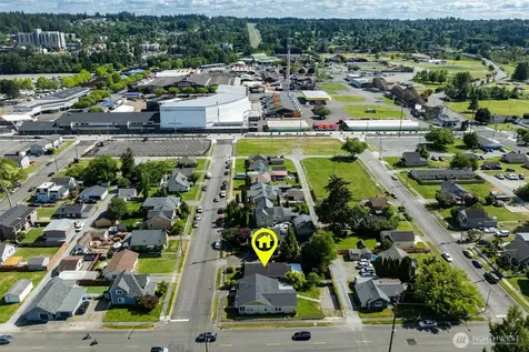 706 3rd Street SW Puyallup WA 98371