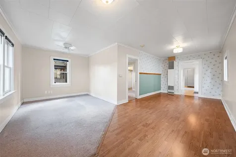 706 3rd Street SW Puyallup WA 98371