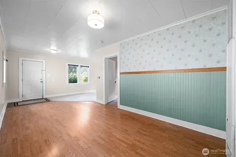 706 3rd Street SW Puyallup WA 98371