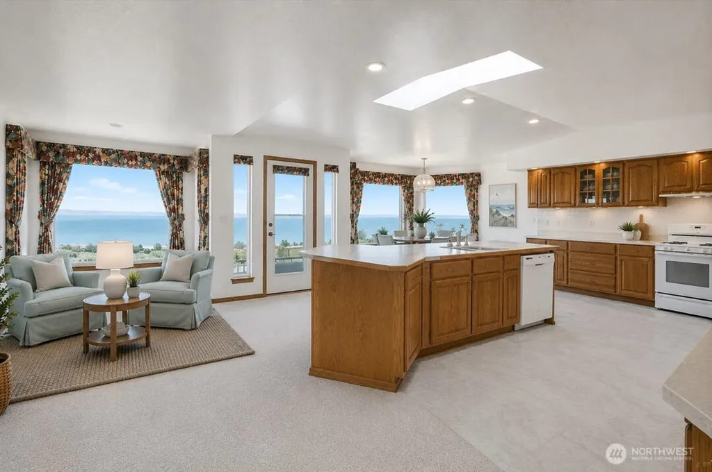 544 Chinook Avenue SE Ocean Shores WA 98569