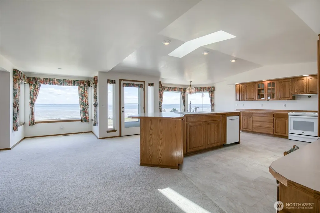 544 Chinook Avenue SE Ocean Shores WA 98569