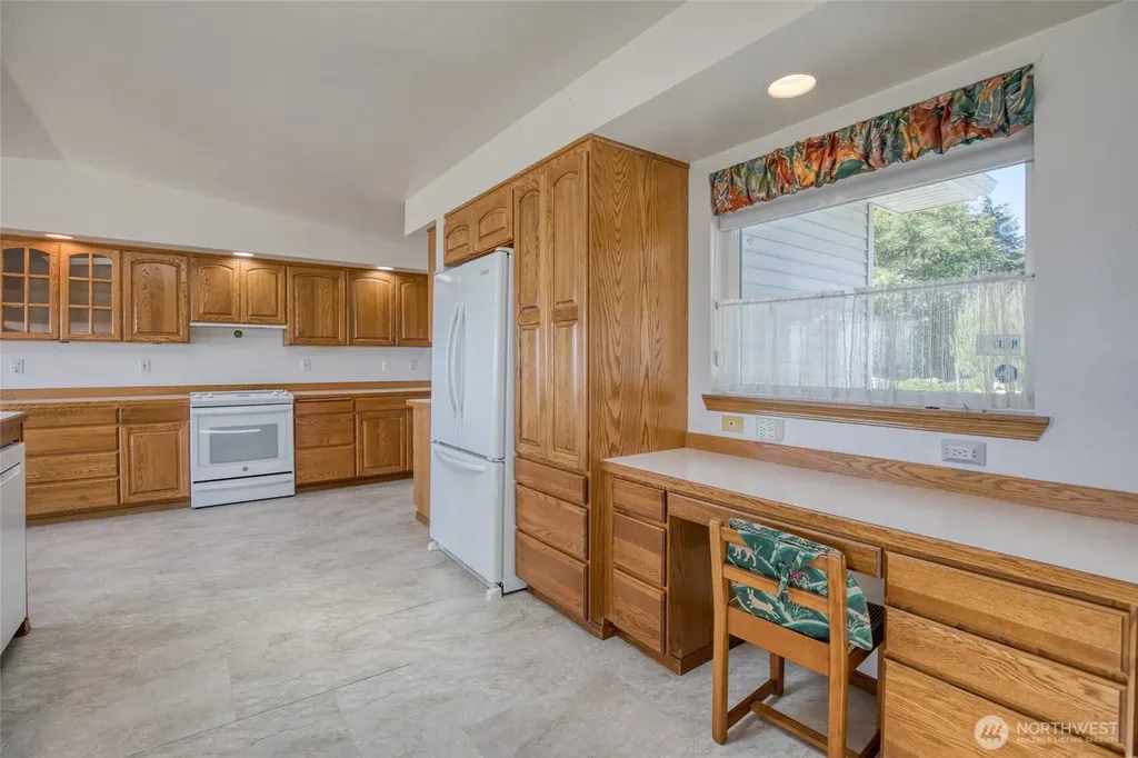 544 Chinook Avenue SE Ocean Shores WA 98569