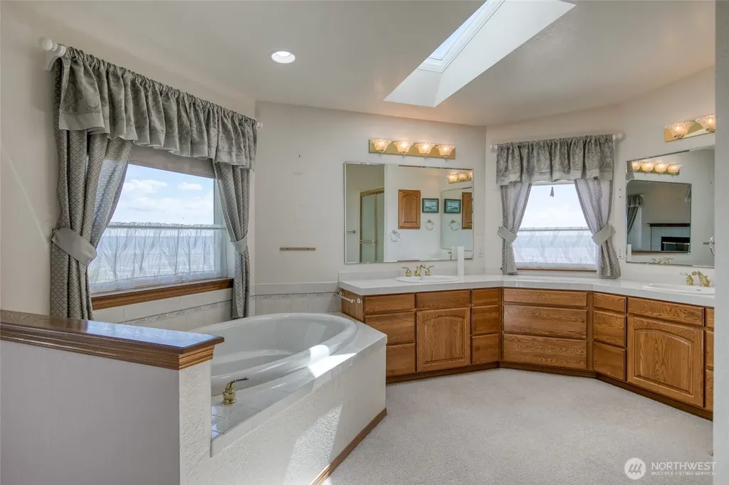 544 Chinook Avenue SE Ocean Shores WA 98569