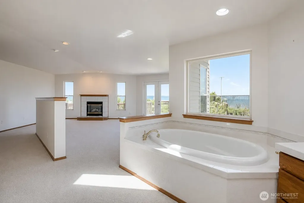 544 Chinook Avenue SE Ocean Shores WA 98569