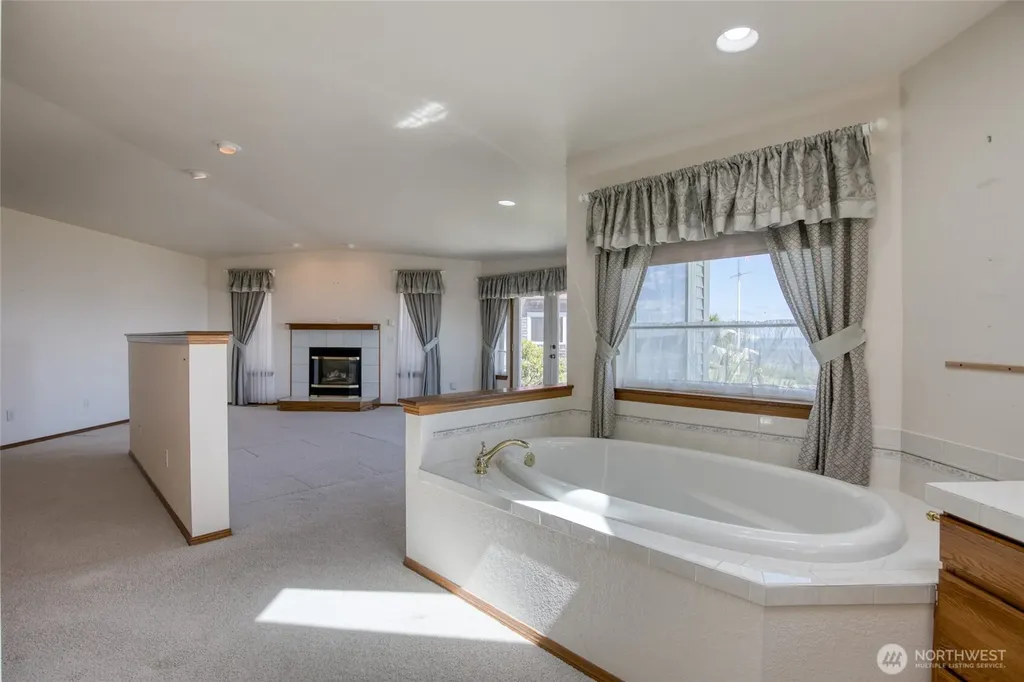 544 Chinook Avenue SE Ocean Shores WA 98569