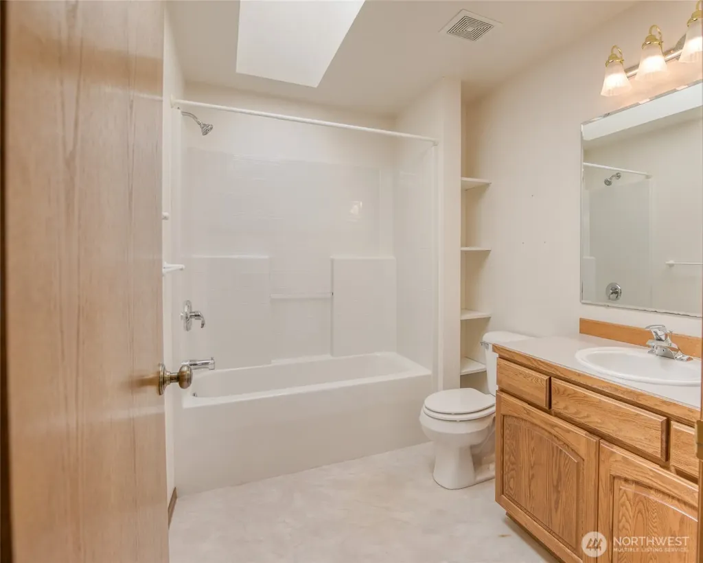 544 Chinook Avenue SE Ocean Shores WA 98569