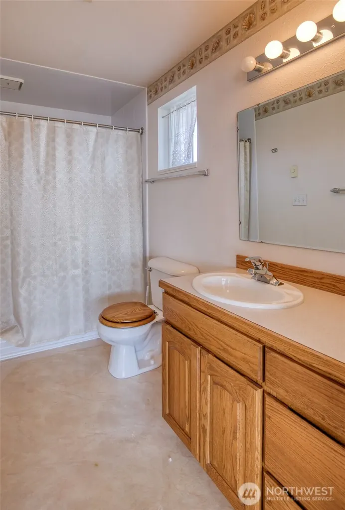 544 Chinook Avenue SE Ocean Shores WA 98569