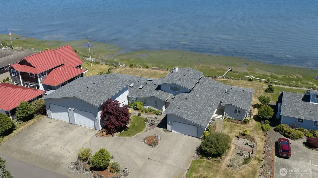 544 Chinook Avenue SE Ocean Shores WA 98569
