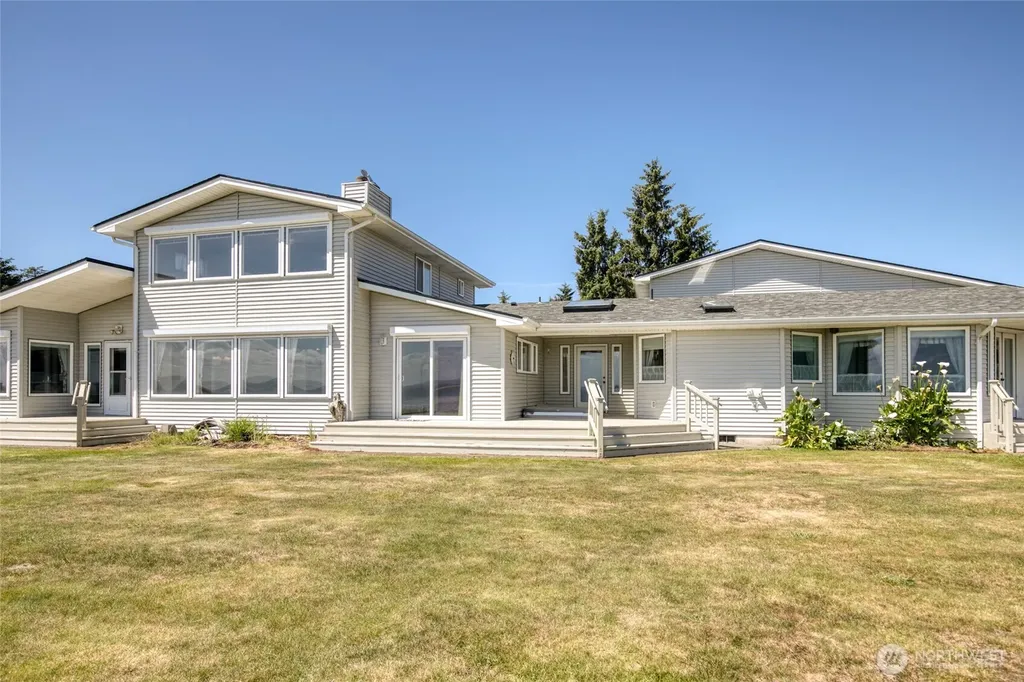 544 Chinook Avenue SE Ocean Shores WA 98569