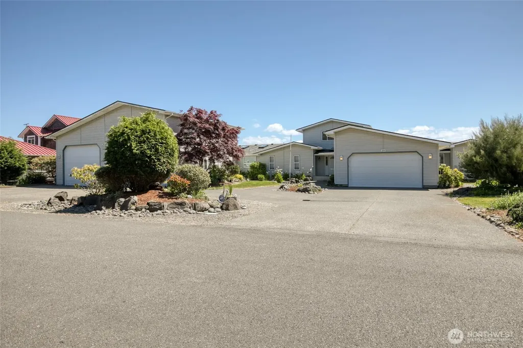 544 Chinook Avenue SE Ocean Shores WA 98569