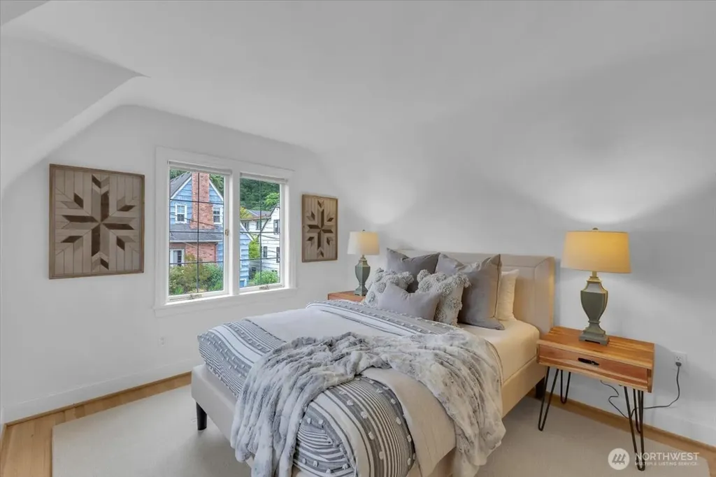 1955 21st Avenue E Seattle WA 98112