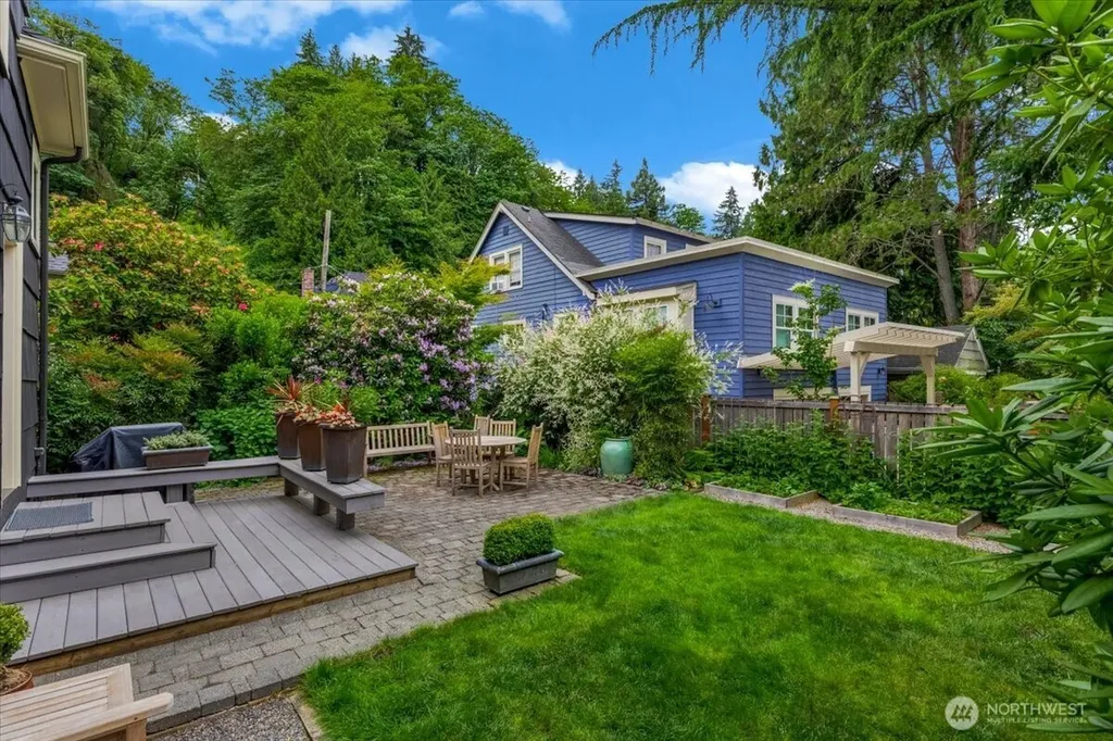 1955 21st Avenue E Seattle WA 98112