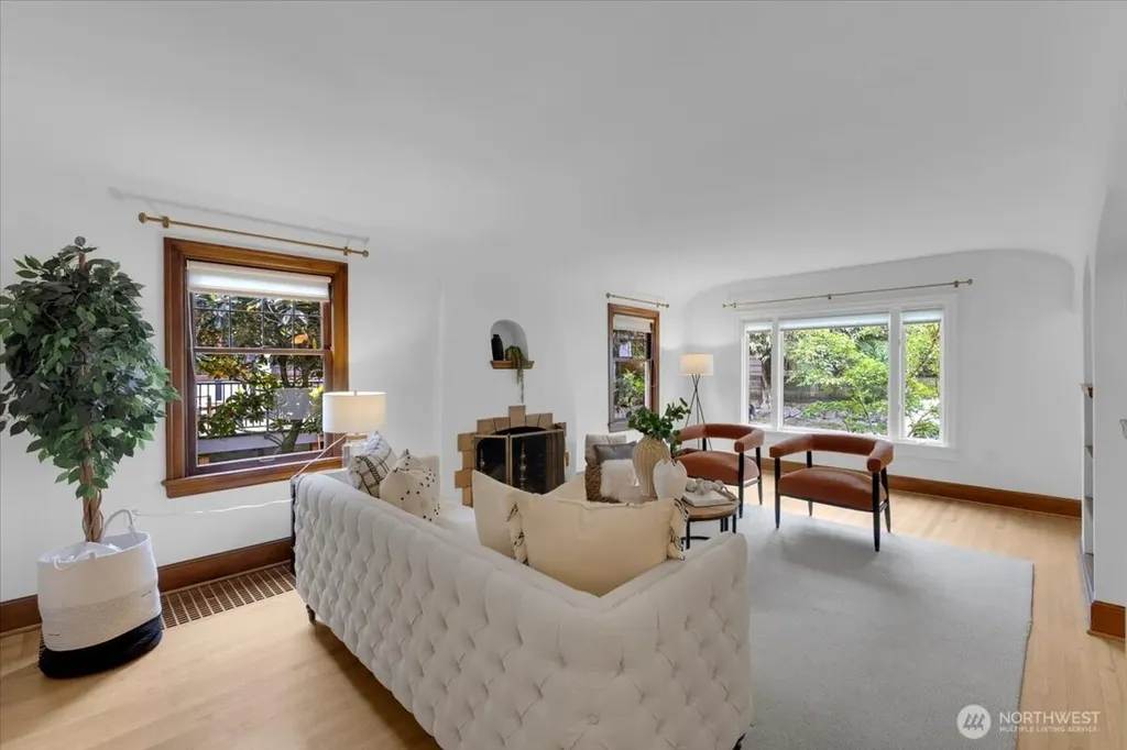 1955 21st Avenue E Seattle WA 98112