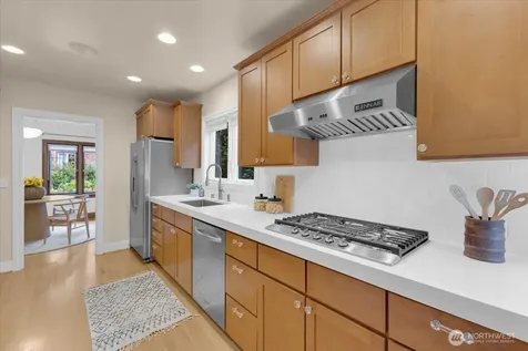 1955 21st Avenue E Seattle WA 98112