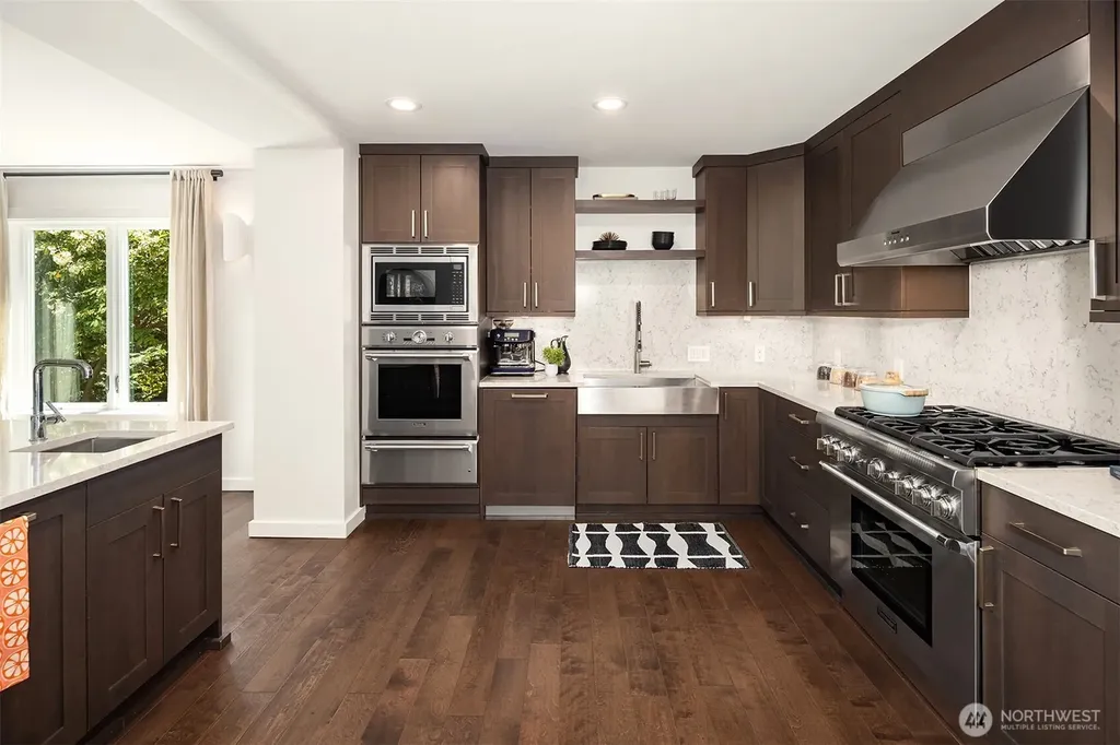 1810 Madrona Drive Seattle WA 98122
