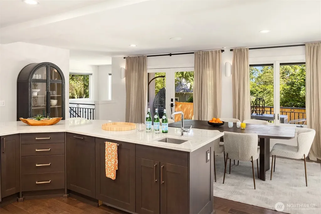 1810 Madrona Drive Seattle WA 98122