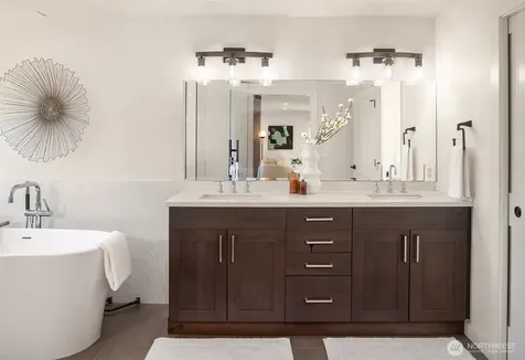 1810 Madrona Drive Seattle WA 98122