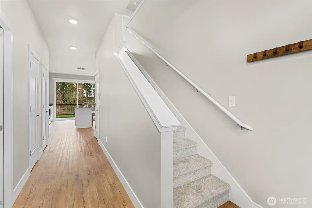 1884 Front Street Lynden WA 98264