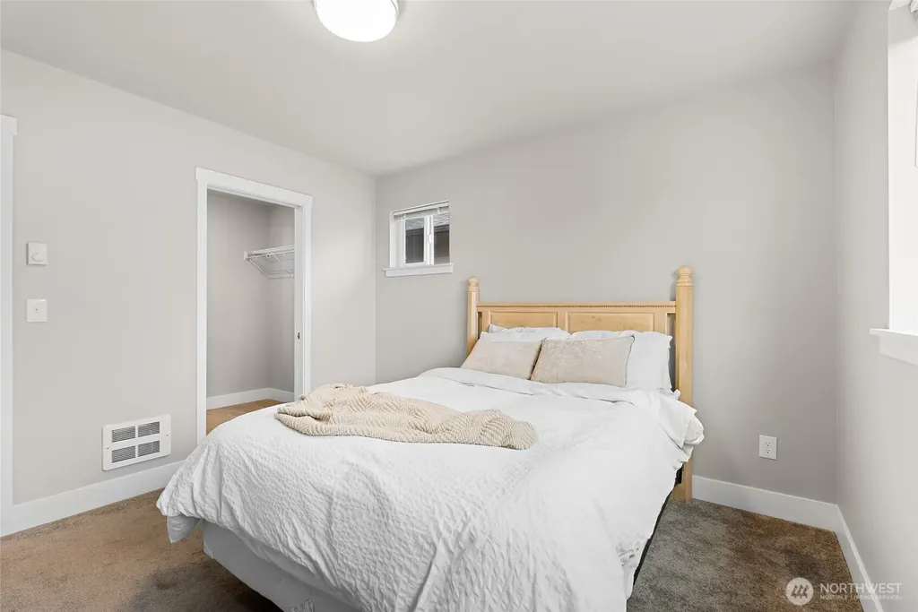 1884 Front Street Lynden WA 98264
