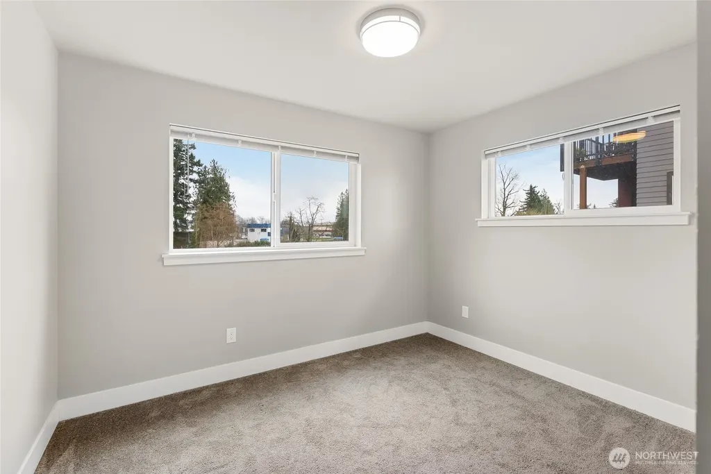1884 Front Street Lynden WA 98264