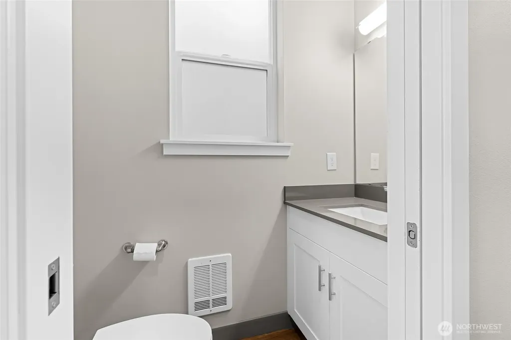 1884 Front Street Lynden WA 98264