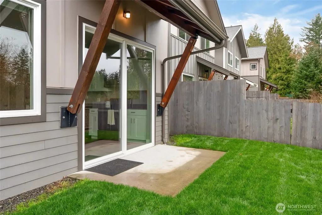 1884 Front Street Lynden WA 98264
