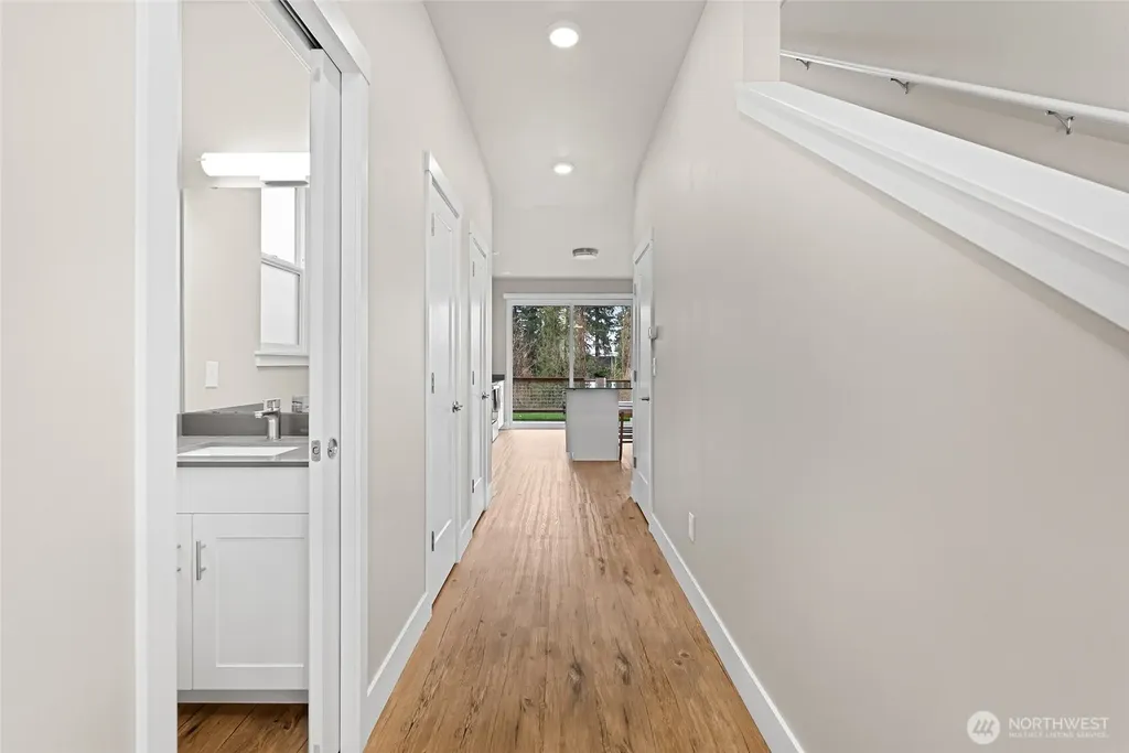 1884 Front Street Lynden WA 98264