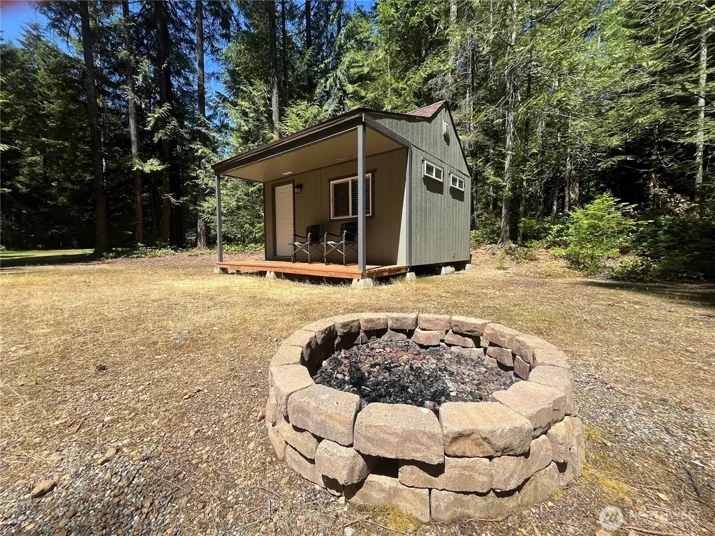 212 N Mt Jupiter Drive Hoodsport WA 98548