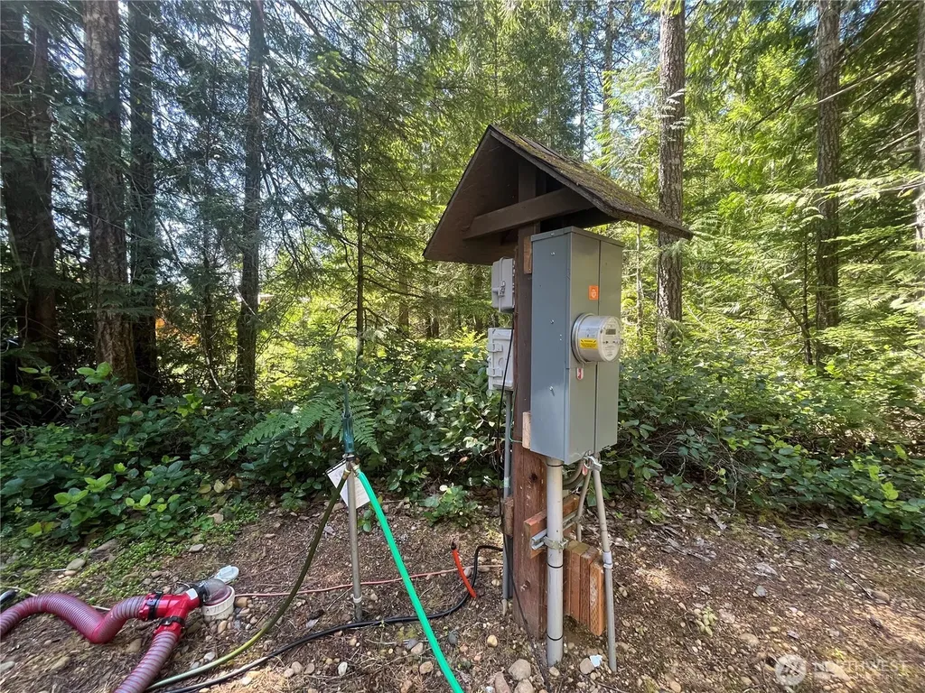 212 N Mt Jupiter Drive Hoodsport WA 98548