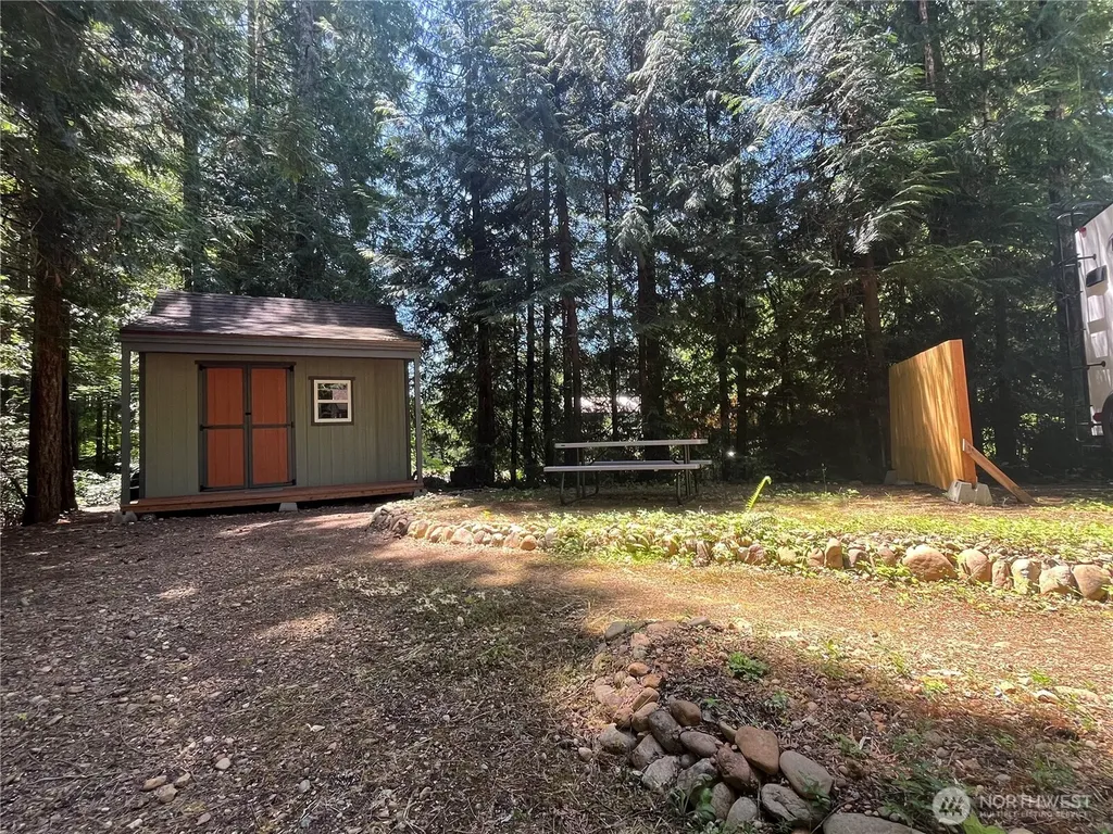 212 N Mt Jupiter Drive Hoodsport WA 98548