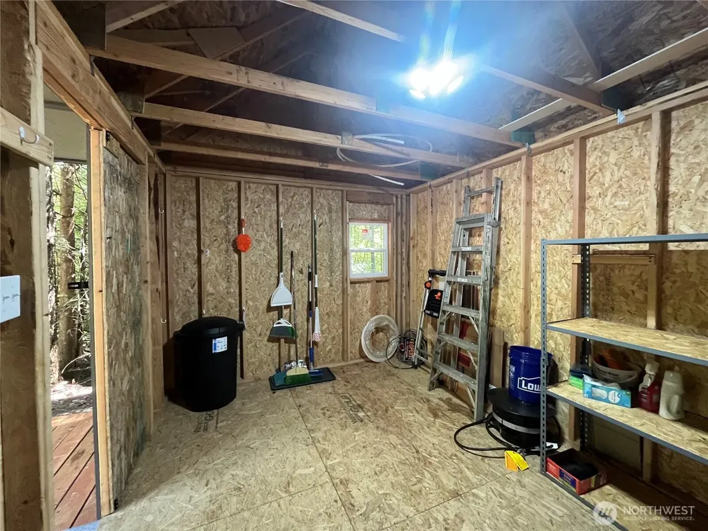 212 N Mt Jupiter Drive Hoodsport WA 98548