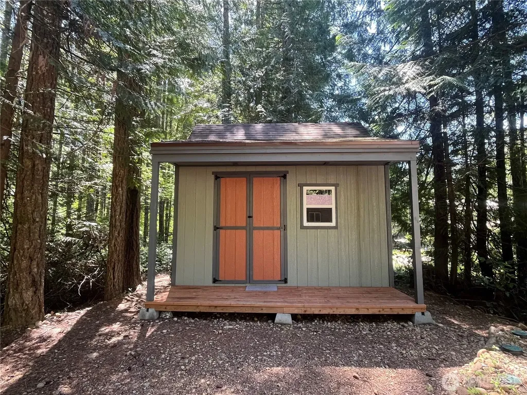 212 N Mt Jupiter Drive Hoodsport WA 98548